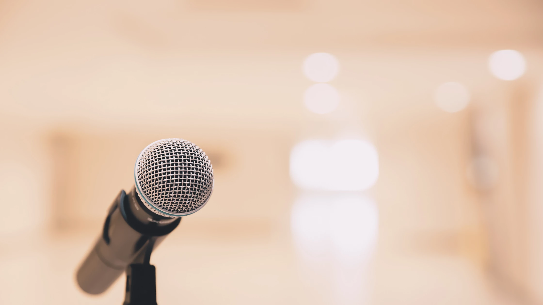 How to Master Public Speaking in a Virtual World