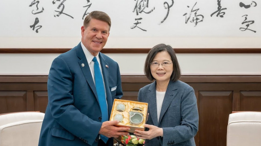 President Tsai meets delegation from Krach Institute for Tech Diplomacy