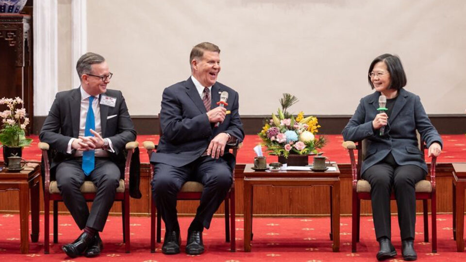 Chairman-Keith-Krach-and-President-Rupert-Hammond-Chambers-with-Taiwan-President-Tsai