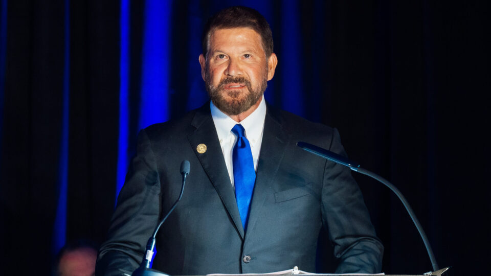 Krach accepts M Eugene Merchant Manufacturing Award